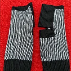 lululemon athletica Black and White Fingerless Gloves